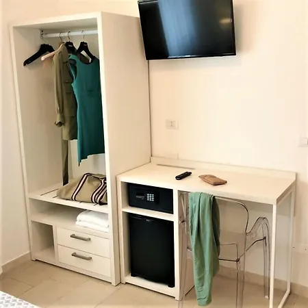 Отель Eleonora 3*