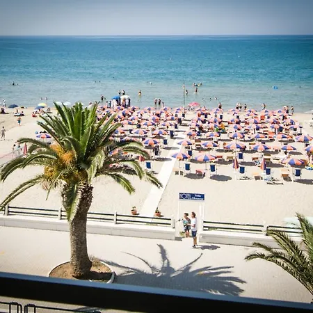 Отель Eleonora Скаури