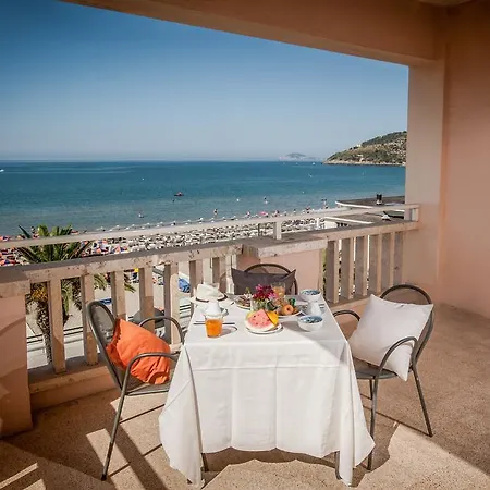 Eleonora Hotel