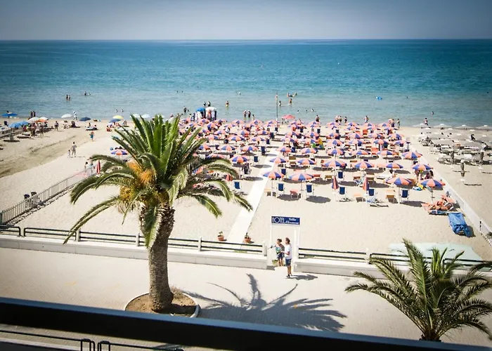 Hotell Eleonora Scauri (Lazio)