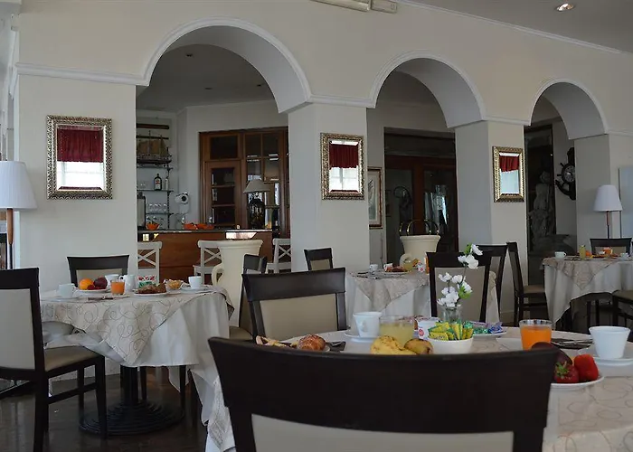 Hotell Eleonora Scauri (Lazio)