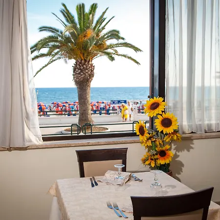 Eleonora Hotel 3*