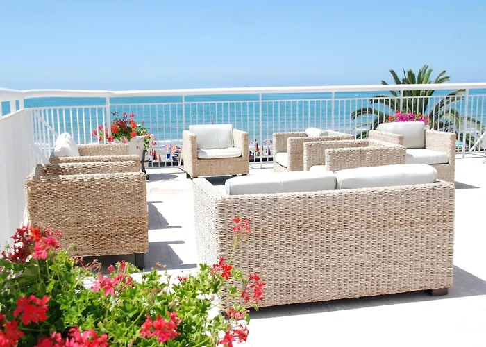 إليونورا فندق سكوري