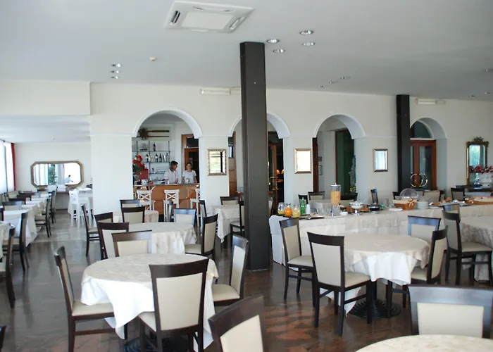 إليونورا فندق 3*