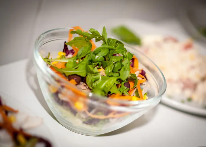 إليونورا فندق