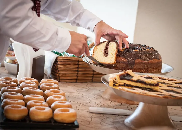 إليونورا فندق سكوري